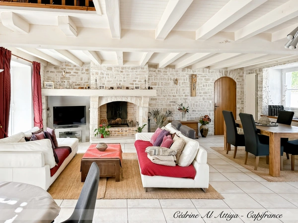 Propriété à vendre 318m2 habitables, 11 pièces, 7 chambres, parcelle de 1700m2 environ, jardin, garage, piscine, dépendances