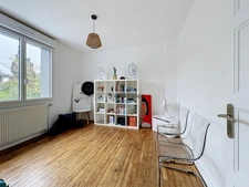 Maison de 165m2 entièrement rénovée avec jardin, garage