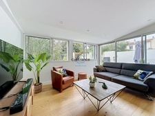 Maison de 165m2 entièrement rénovée avec jardin, garage