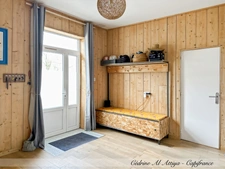 Maison à vendre à La Rochelle, 135 m² de plain-pied, avec jardin, garage et cave.