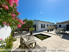 Villa à vendre de 138m2 à Sainte-Marie-de-Ré, 5 pièces, piscine, stationnements