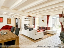 Propriété à vendre 318m2 habitables, 11 pièces, 7 chambres, parcelle de 1700m2 environ, jardin, garage, piscine, dépendances