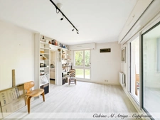 LA ROCHELLE, 2-room apartment for sale, veranda, parking and cellar