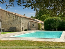 Propriété à vendre 318m2 habitables, 11 pièces, 7 chambres, parcelle de 1700m2 environ, jardin, garage, piscine, dépendances