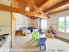 Propriété à vendre 318m2 habitables, 11 pièces, 7 chambres, parcelle de 1700m2 environ, jardin, garage, piscine, dépendances