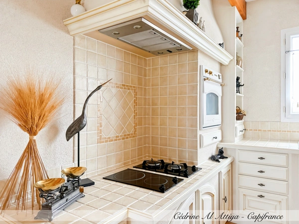 Maison à vendre Saint-Xandre (17) 5 pièces, plain-pied, 120m2, garage, jardin et grenier