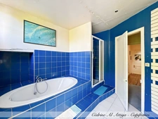Dpt Charente Maritime (17), à vendre LA ROCHELLE maison P6 de 211 m² - Terrain de 235,00 m² 