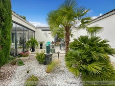 Maison à vendre Périgny, quartier Rompsay, 119m2, plain-pied, garage, jardin, véranda avec jacuzzi