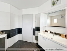 Maison à vendre Périgny, quartier Rompsay, 119m2, plain-pied, garage, jardin, véranda avec jacuzzi