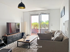 LA ROCHELLE, quartier Saint-Maurice. Appartement 3 pièces avec loggia et parking