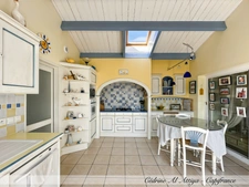 House for sale in Puilboreau, single-storey, 7 rooms, 175m2, garden and garage