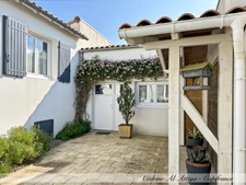 House for sale in Puilboreau, single-storey, 7 rooms, 175m2, garden and garage