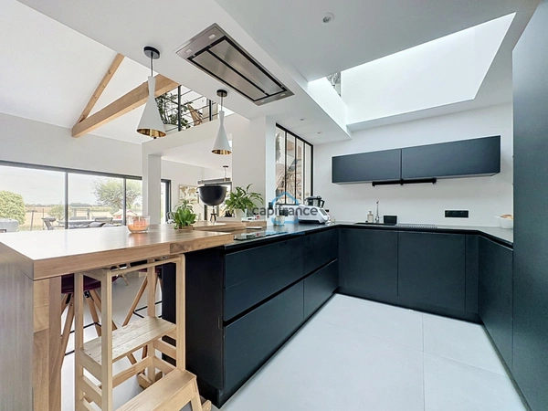 Maison à vendre, Nieul-sur-Mer, 137m2 avec jardin, garage et studio indépendant