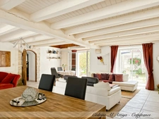 Propriété à vendre 318m2 habitables, 11 pièces, 7 chambres, parcelle de 1700m2 environ, jardin, garage, piscine, dépendances