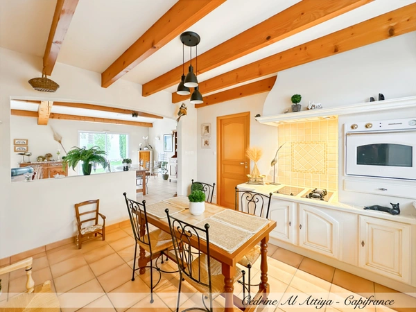 Maison à vendre Saint-Xandre (17) 5 pièces, plain-pied, 120m2, garage, jardin et grenier