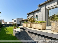 House for sale in Puilboreau, single-storey, 7 rooms, 175m2, garden and garage