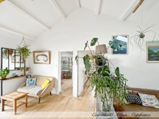 Maison à vendre à La Rochelle, 135 m² de plain-pied, avec jardin, garage et cave.