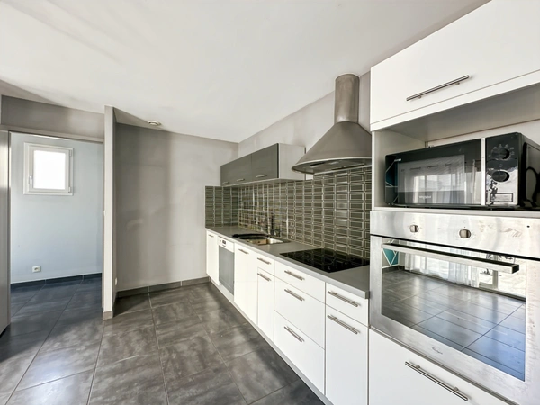Maison à vendre à LA ROCHELLE, 4 pièces, 107m2 avec cour, dépendance et cave