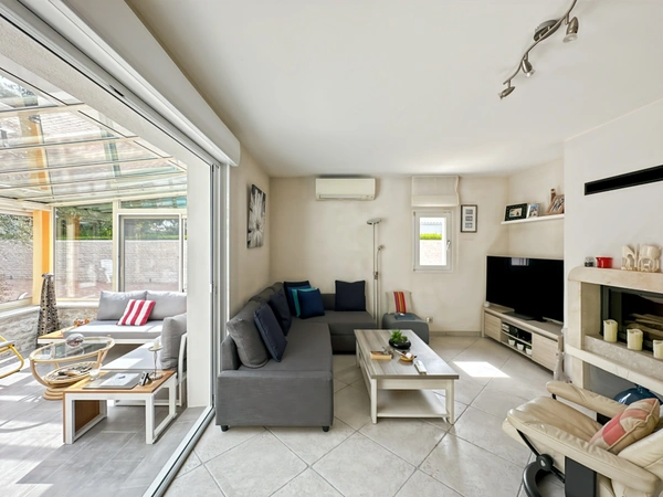 PÉRIGNY, maison à vendre 170m2, 5 chambres, jardin, garage, cave et piscine