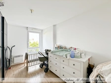 La Rochelle, 3-room apartment for sale, 66m2, 1st floor, elevator, loggia, garage