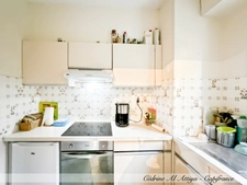 LA ROCHELLE, 2-room apartment for sale, veranda, parking and cellar