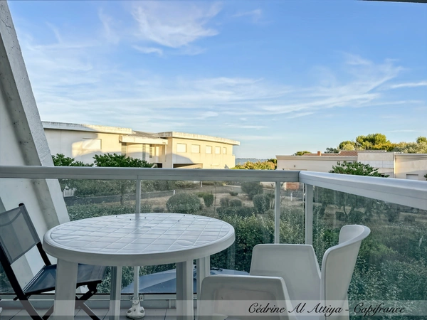 Studio à vendre meublé de 27m2, La Rochelle, balcon, parking et local à vélos