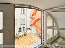 LA ROCHELLE, centre historique, STUDIO MEUBLÉ et rénové de 16m2, 1er étage, local à vélos