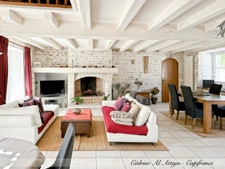 Propriété à vendre 318m2 habitables, 11 pièces, 7 chambres, parcelle de 1700m2 environ, jardin, garage, piscine, dépendances