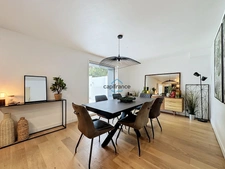 Maison de 165m2 entièrement rénovée avec jardin, garage