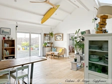 Maison à vendre à La Rochelle, 135 m² de plain-pied, avec jardin, garage et cave.