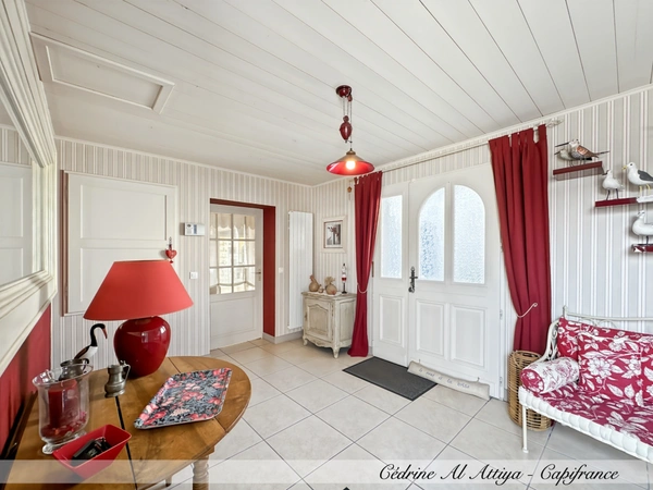 Maison à vendre à Puilboreau de plain-pied, 7 pièces, 175m², jardin et garage
