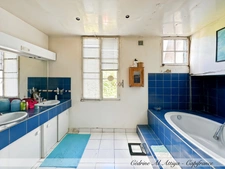 Dpt Charente Maritime (17), à vendre LA ROCHELLE maison P6 de 211 m² - Terrain de 235,00 m² 