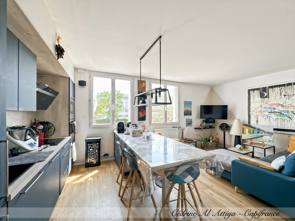 LA ROCHELLE, Appartement à vendre 3 pièces de 64m2, 1er étage, cave et parking