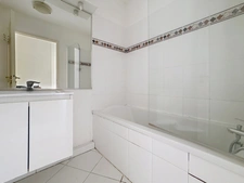 Appartement à vendre 3 pièces  avec grand Balcon 