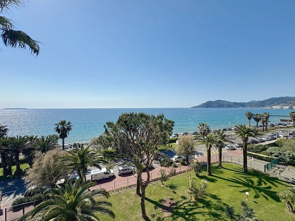 Appartement à vendre 3 pièces FRONT DE MER