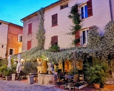 Dpt  (83), à vendre Restaurant Murs et Fonds de commerce au coeur d'un village du Var Pays de Fayence 
