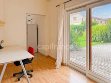 Saint-Genis-Pouilly, Pregnin - Exclusive listing - Architect-designed house - Full-height veranda - 220m² of living space - Rental income (1-bedroom apartment: 48m²) - Garage - Carport - 3 terraces - 