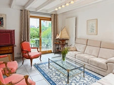 Saint-Genis-Pouilly, Pregnin - Exclusive listing - Architect-designed house - Full-height veranda - 220m² of living space - Rental income (1-bedroom apartment: 48m²) - Garage - Carport - 3 terraces - 