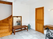 Saint-Genis-Pouilly, Pregnin - Exclusive listing - Architect-designed house - Full-height veranda - 220m² of living space - Rental income (1-bedroom apartment: 48m²) - Garage - Carport - 3 terraces - 