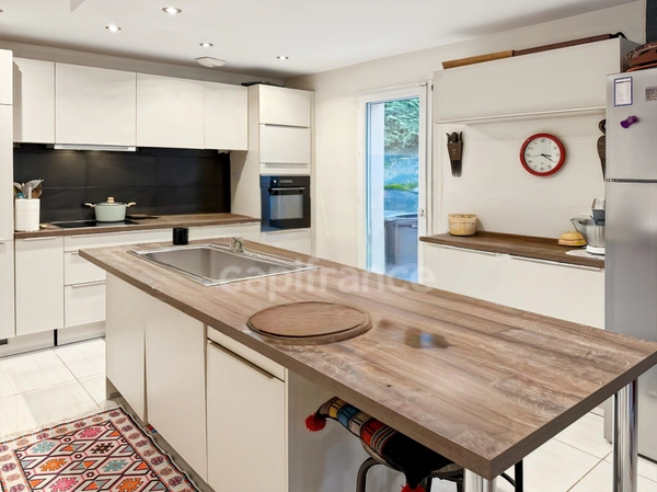 Maison à vendre 6 pièces PREVESSIN MOENS (01)