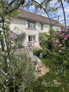 Maison de caractère rénovée 272 m² – 1h de Paris – Proche Dreux – Suite parentale d’exception – Terrain 2100 m² – Accès rapide N12