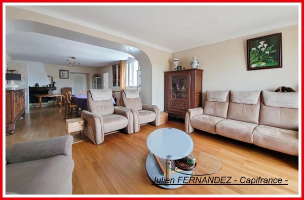 Dpt Vienne (86), à vendre CHÂTELLERAULT maison P8 de 140m² - Terrain de 872m²
