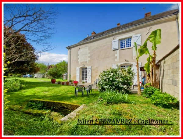 Dpt Vienne (86), à vendre CHÂTELLERAULT Maison P7 de 150m² - Terrain de 1436m²