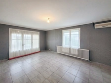 Dpt Vienne (86), à vendre CHÂTELLERAULT maison P7 de 168.00m²  - Terrain de 1111m²  