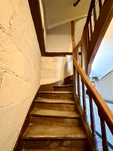 SAUMUR City Centre, facing the Loire River. Renovated 2-bedroom apartment with attic and cellar