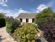 SAUMUR, Saint Hilaire-Saint Florent, Maison de 100m² avec jardin et garage.