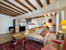 SAUMUR CITY CENTRE, 4-bedroom duplex apartment of 95m²