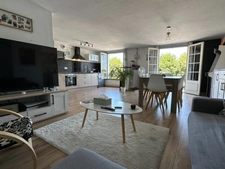Ultra-centre Saumur, face Loire, Maison de ville sans extérieur de 100m2