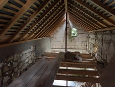 Varrains, Maison tuffeau de 130m² sur 2 niveaux à rénover intégralement.