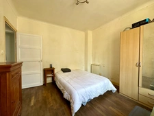 SAUMUR, Quartier Gare - Université, Appartement T2 avec stationnement, terrasse et jardin privatif de 130m²